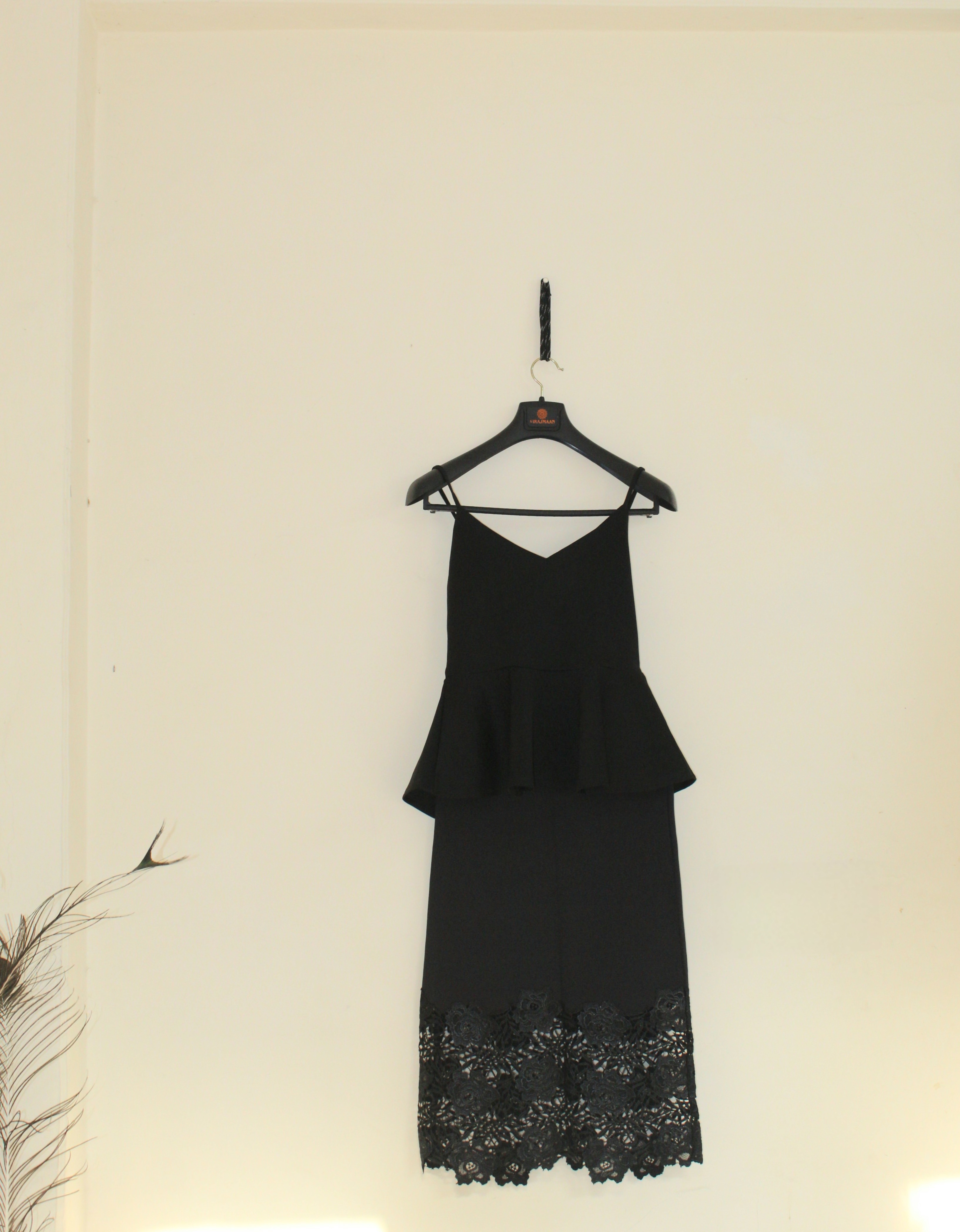 /storage/photos/1/Products/frock/blackw.jpg